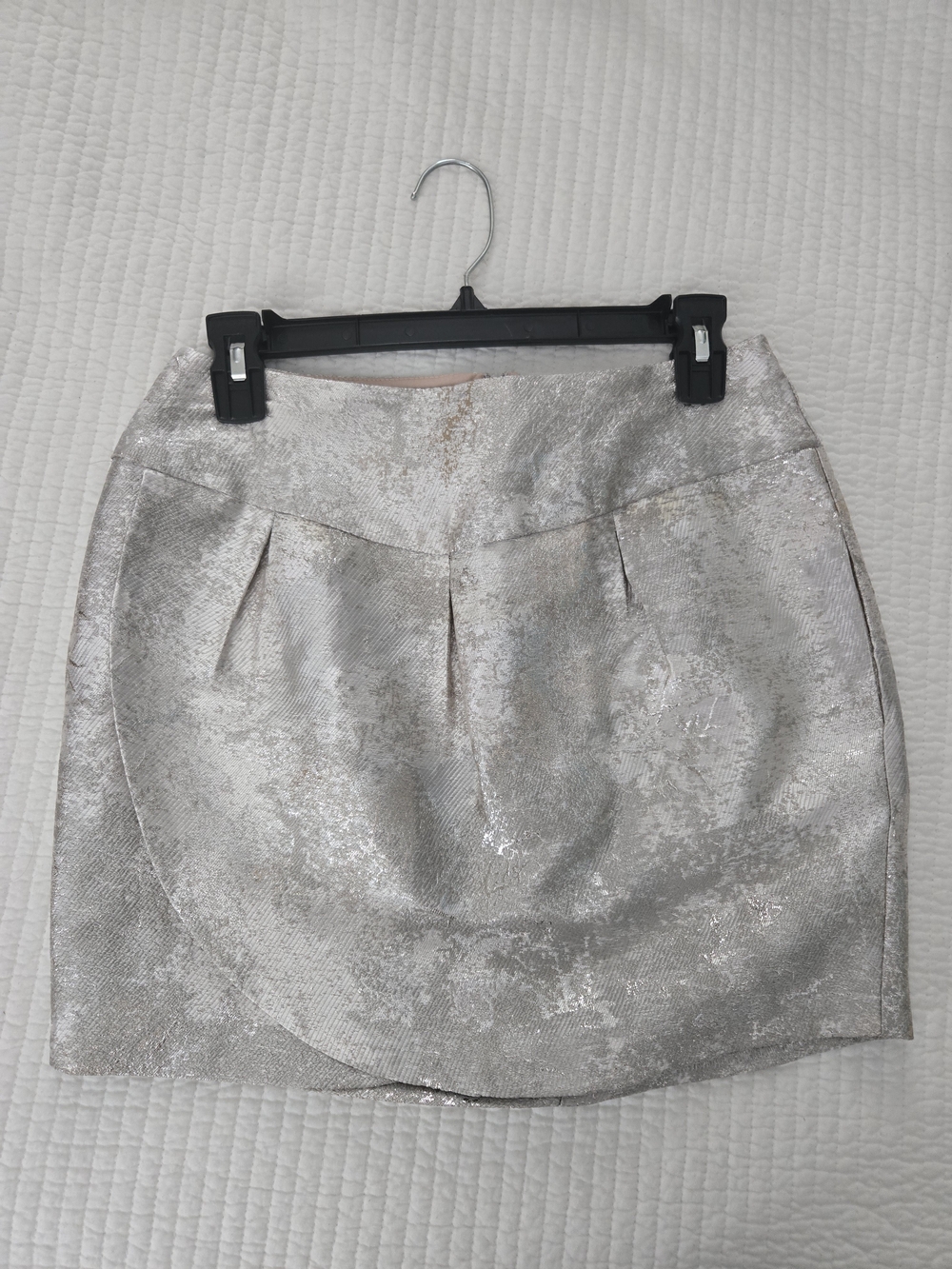 Source Unknown Silver Metallic Mini Skirt with Front Pleats - Picture 1 of 3